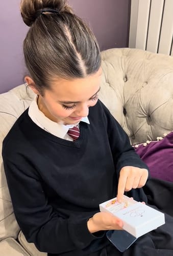 Customer photo review of Til Mitt Vakre Datter – Evig Knytte Armbånd