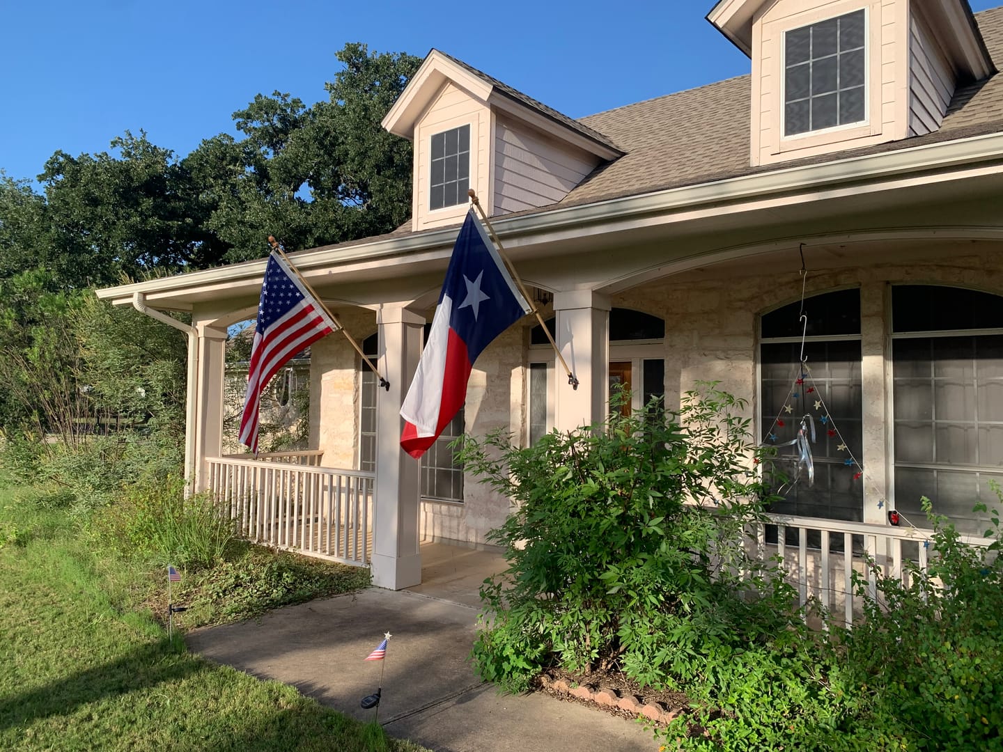 Customer photo review of 3' x 5' Texas Flag Set
