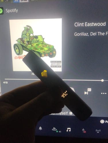 Customer photo review of Pressure THCA Zkittle Pop Sativa Torch Disposable Vape Pen 3.5g