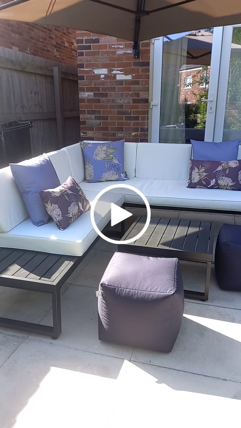 Customer video review of Outdoor Garden Waterproof Cushion - Bird on Elderflower