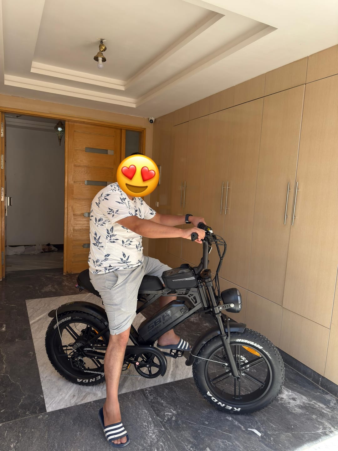 Customer photo review of S8 Vintage Vélo électrique de route 500W, Ebike 48V 15Ah avec batterie au lithium amovible, autonomie de 50 km, pneu large tout-terrain de 20 pouces.