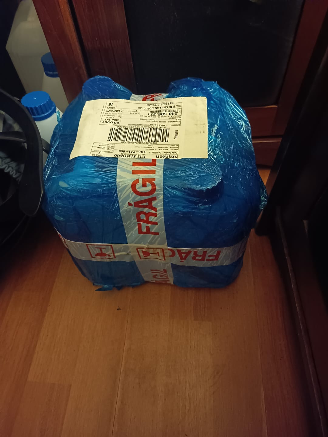 Customer photo review of Agua calidad Bidestilada - Bidón de 5 Litros