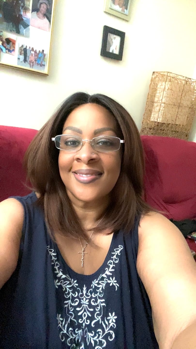 Customer photo review of Outre EveryWear HD Lace Front Wig - EVERY 15