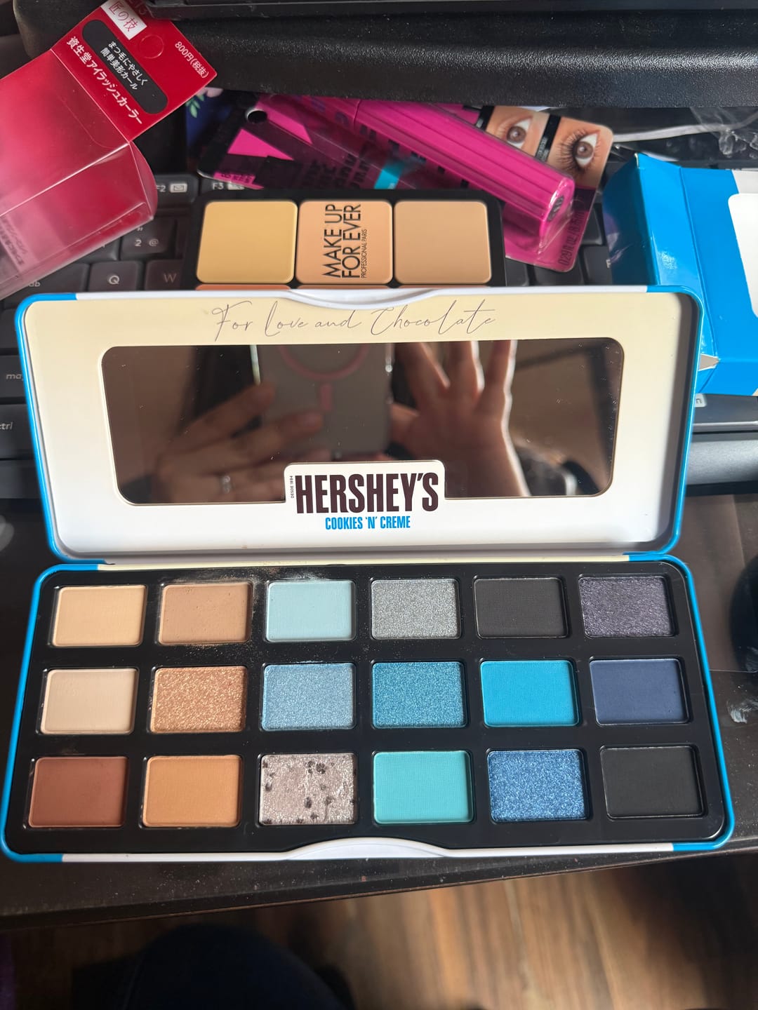 Customer photo review of Paleta de Sombras 18 tonos "Cookies & Cream"