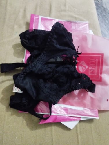 Customer photo review of Black Marvel - Non Padded Wirefree Stretchable Bra with Lacy Cups