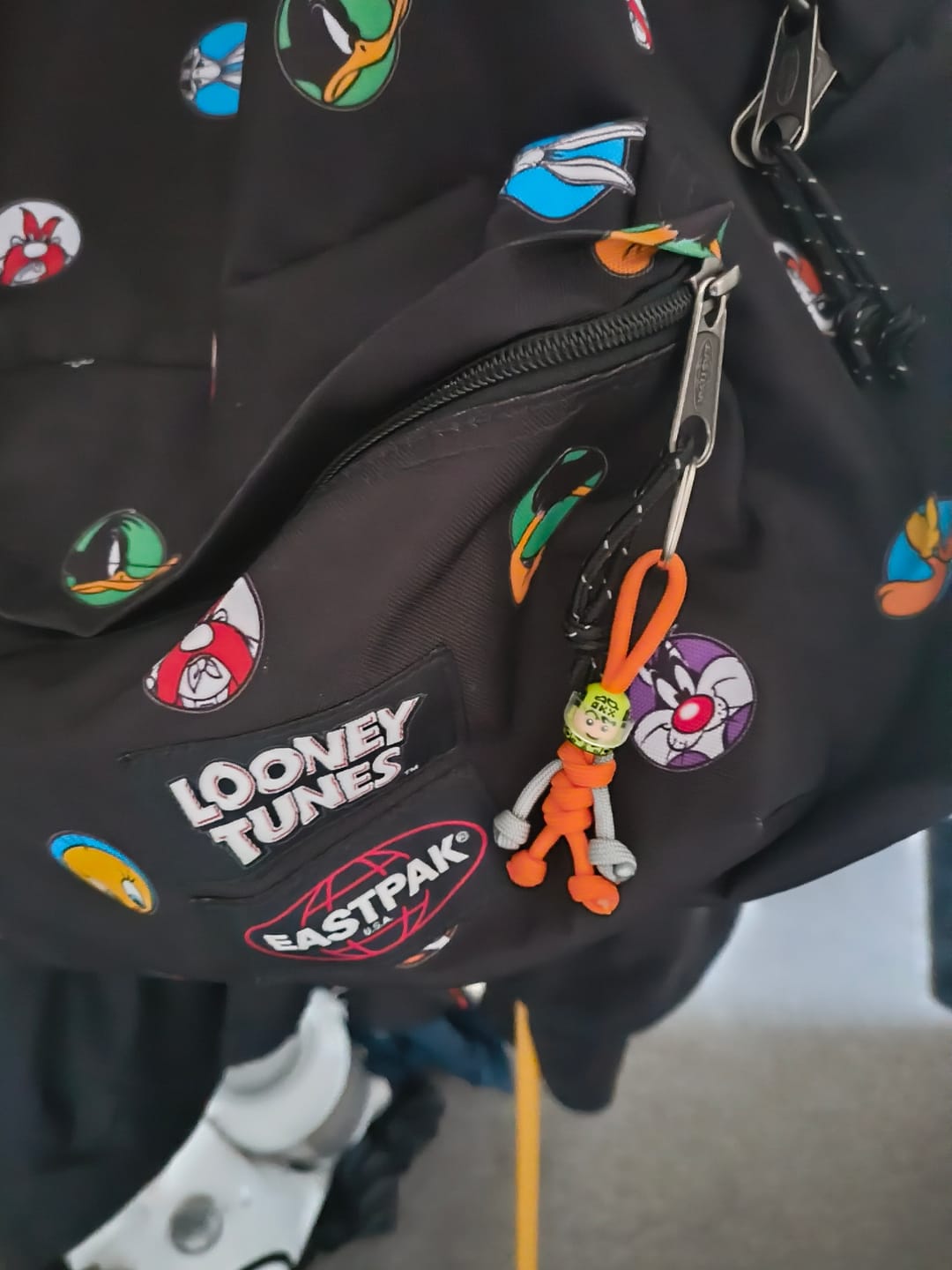 Customer photo review of Limited Edition 2025 Lando Norris Racing Paracord Buddy Keychain