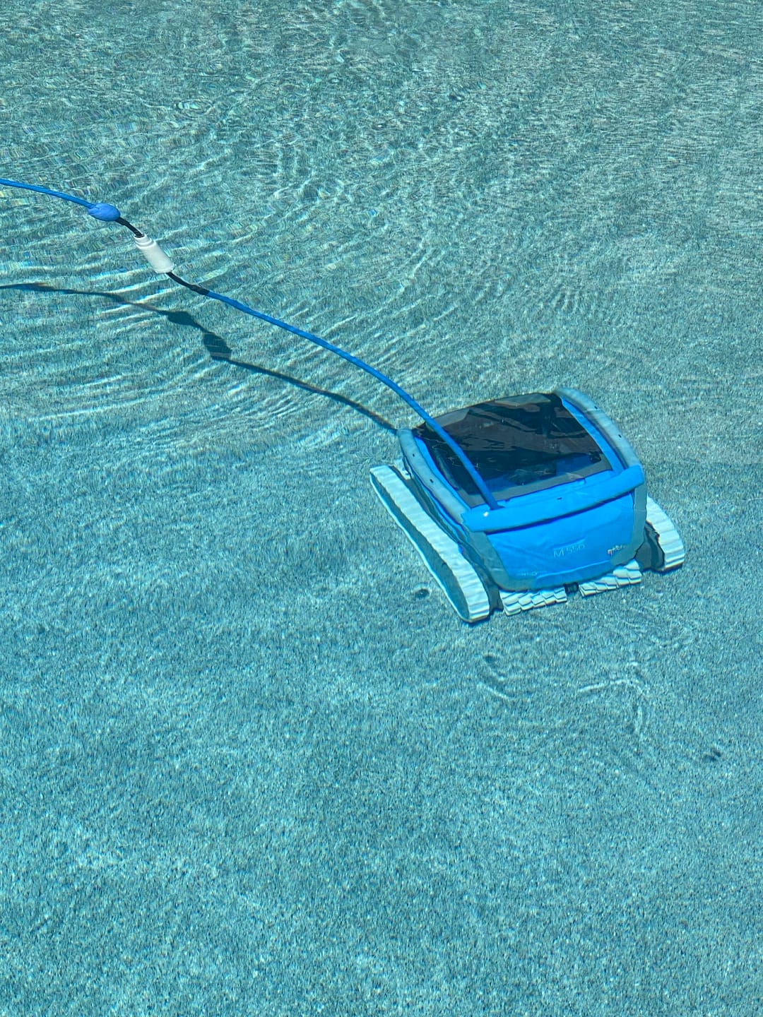 Customer photo review of Maytronics Dolphin M550 Robotic Pool Cleaner
