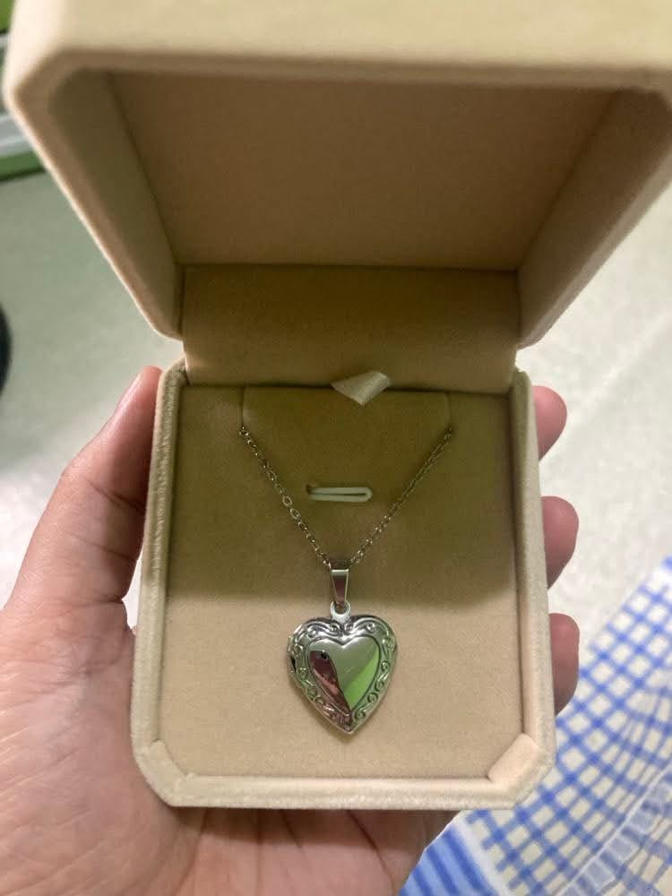 Customer photo review of Printave™ Personalized Heart Locket Necklace