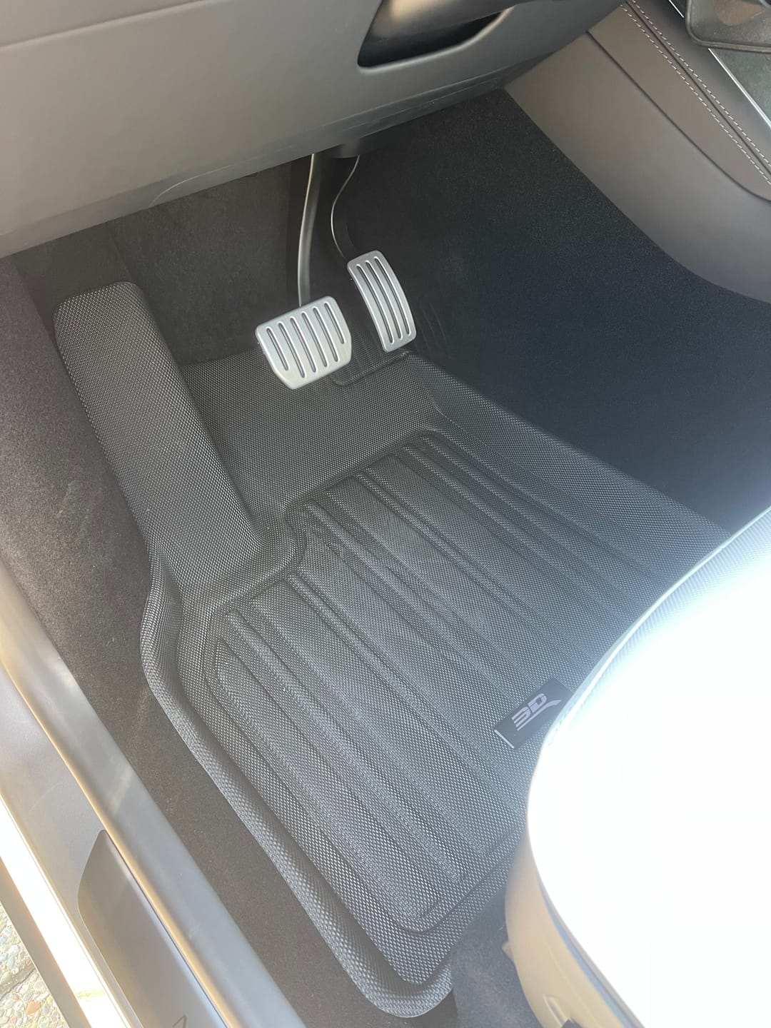 Customer photo review of Self-flip Lock Aluminum Performance Foot Pedal Set for Tesla Model 3/Y