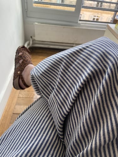Avis photo d'un client sur Pantalon Alex - Toile de coton rayée marine/blanc