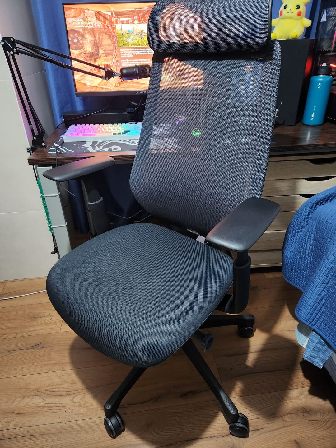 Customer photo review of Silla Oficina Eve con cabecero Negro