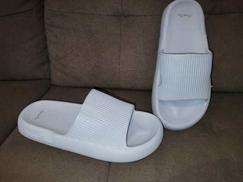 Customer photo review of HappyFlops Limited Editions