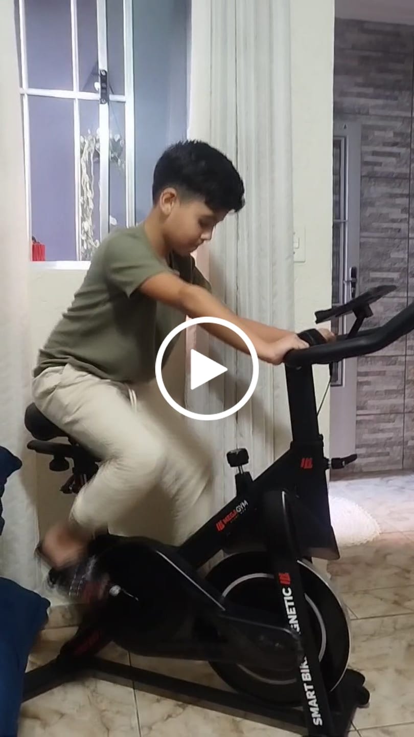 Customer video review of Bicicleta Ergométrica Smart Bike Magnetic MegaGym