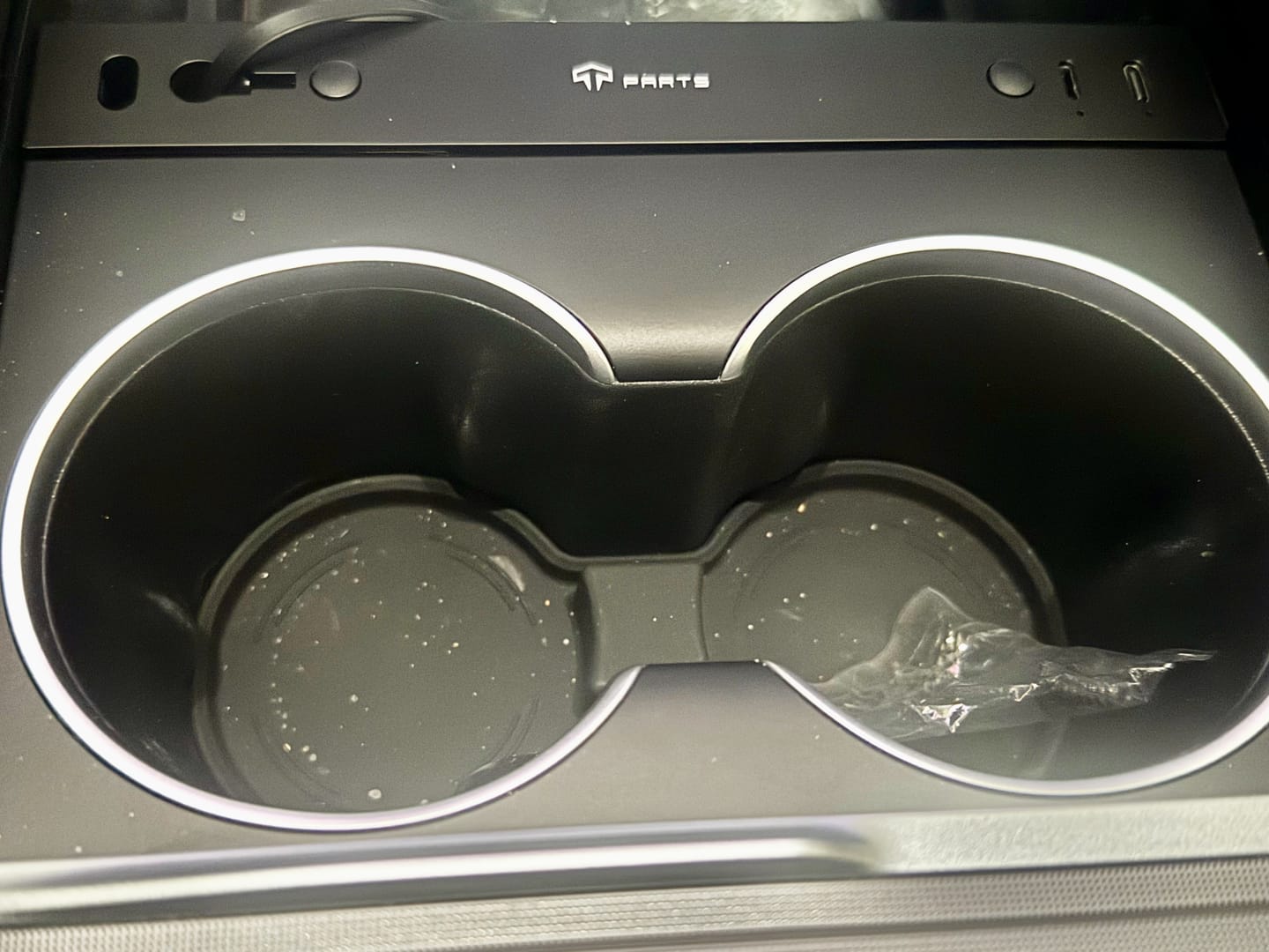 Customer photo review of Muti-Ports Hidden Center Console USB Charging Hub for Tesla Model 3 Highland/Model Y Juniper
