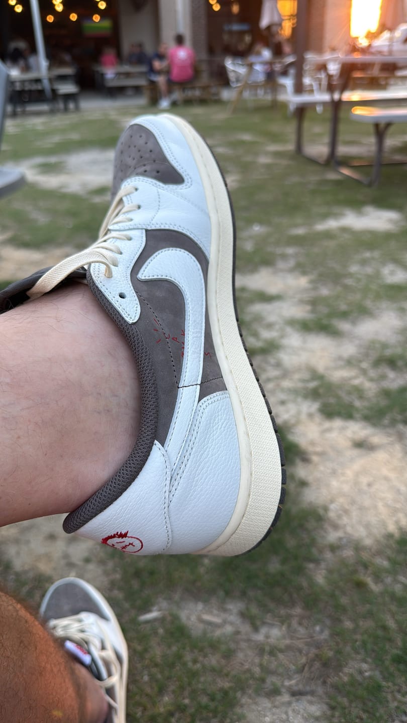 Jeffrey B. review of Travis Scott x AJ1 Low OG 'Reverse Mocha'