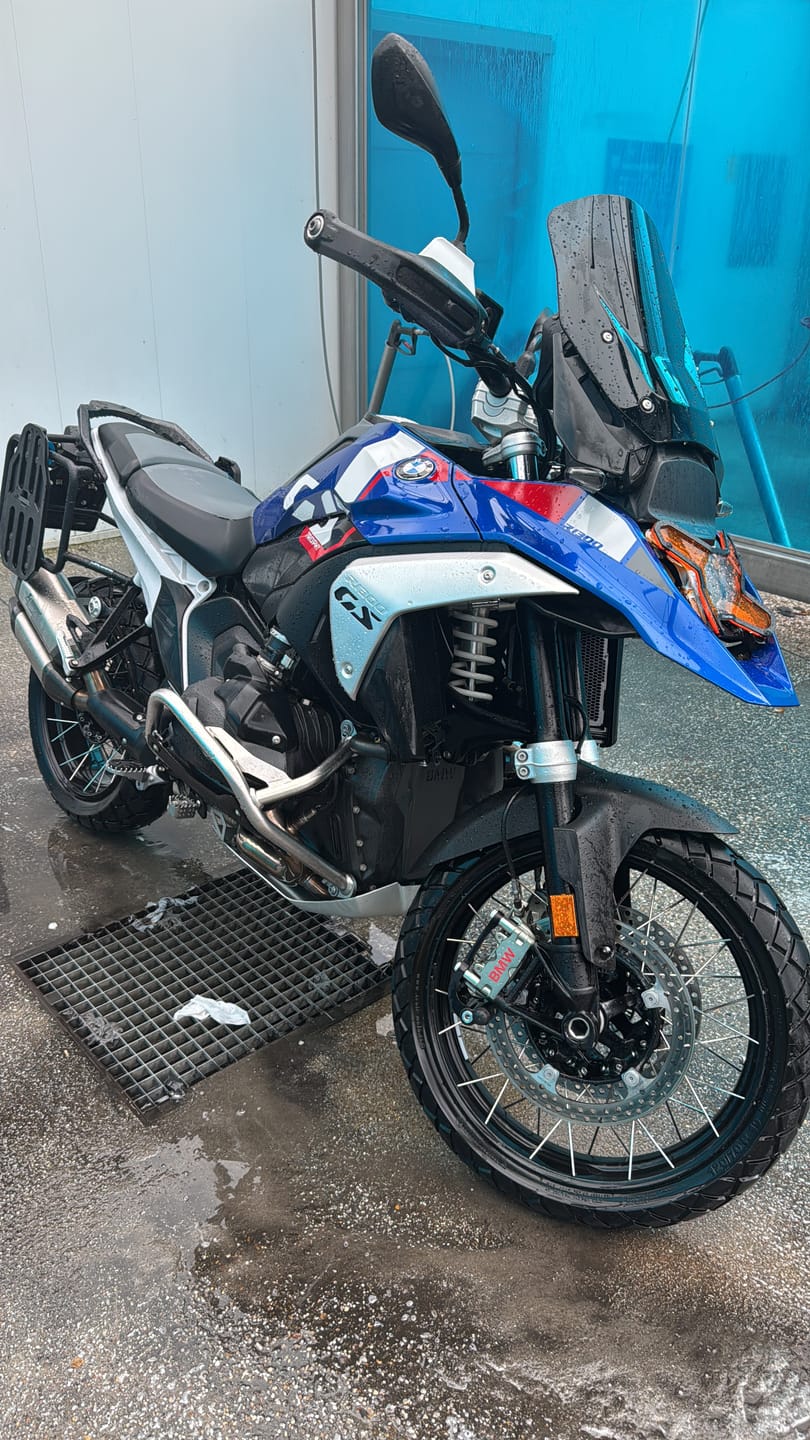 Customer photo review of Radiator Guard Set for BMW R1300GS / Adv