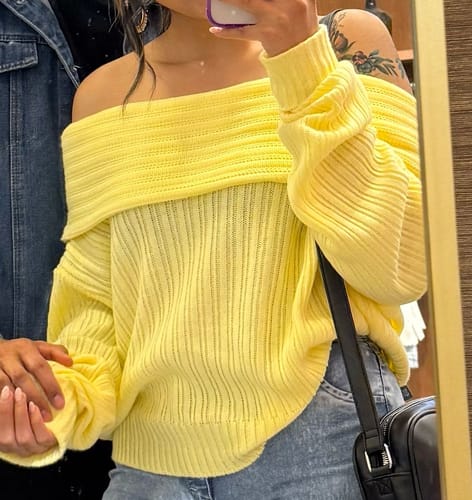 Customer photo review of SWEATER LINA AMARILLO
