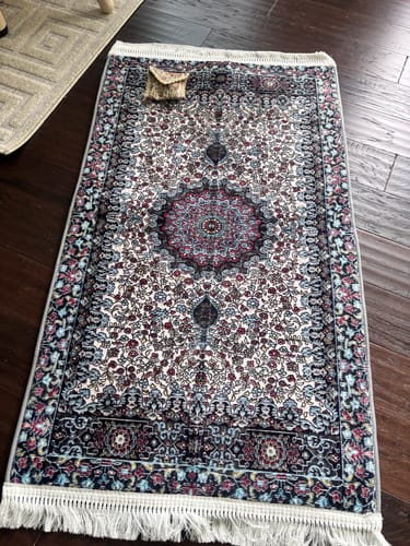 Customer photo review of Skylight Naseej Padded Prayer Mat