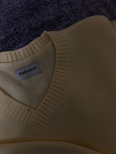 Customer photo review of SWEATER HAILEY AMARILLO (PREVENTA)