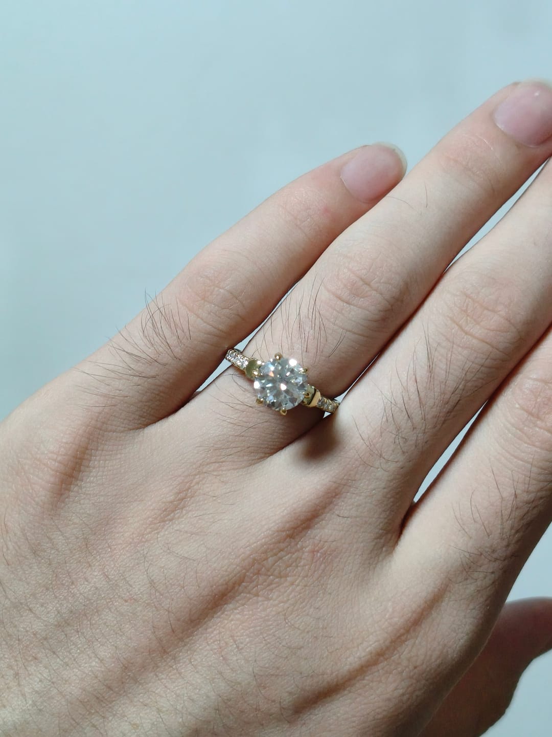 Customer photo review of S925 Moissanite 2.0Ct Round Cut Bow Base Design Engagement Ring For Everyday Wear