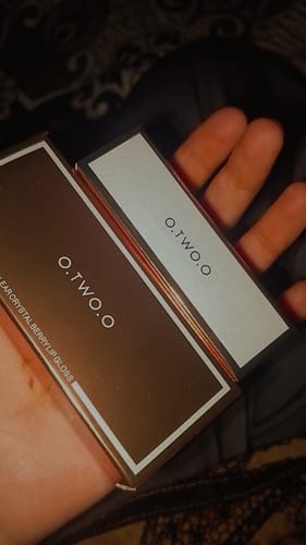 Customer photo review of O.TWO.O PLUMP SHINY CRYSTAL LIP GLOSS