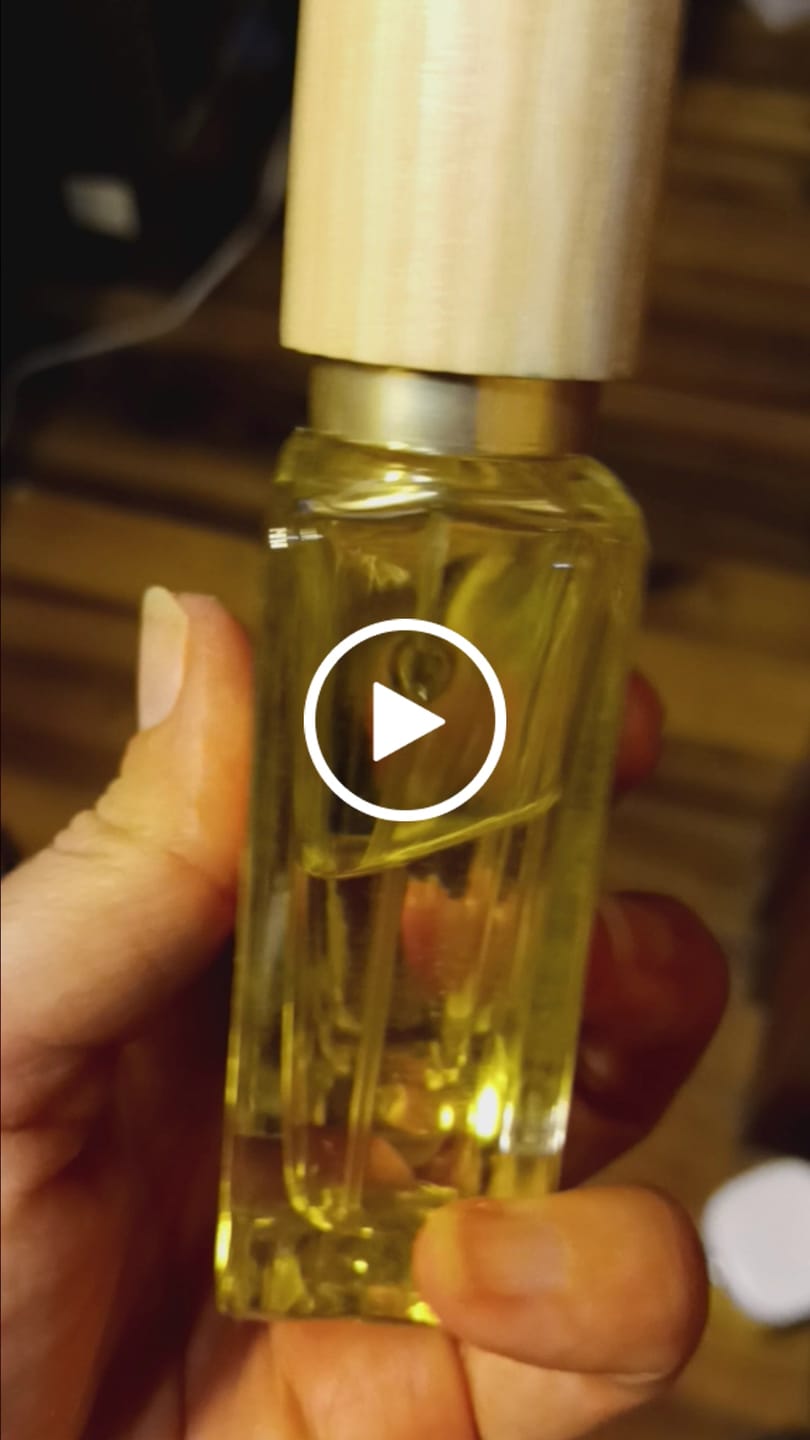 Customer video review of Caramelized Vanilla Resins