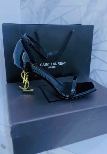 Customer photo review of SISY | HIGH HEELS