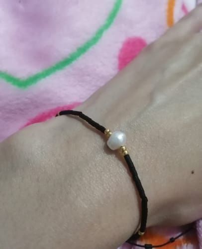 Customer photo review of Pulsera Chaquiras Con Perla