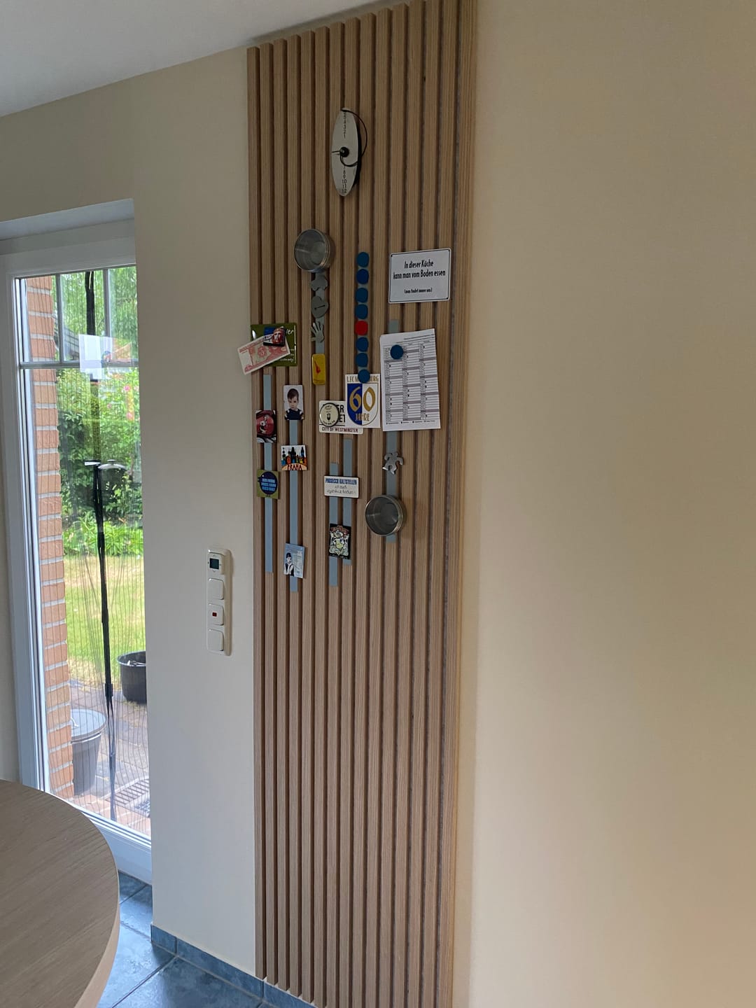 Customer photo review of Akustikpaneele Natürliche Eiche mit Filz Grau - 240 cm x 60 cm