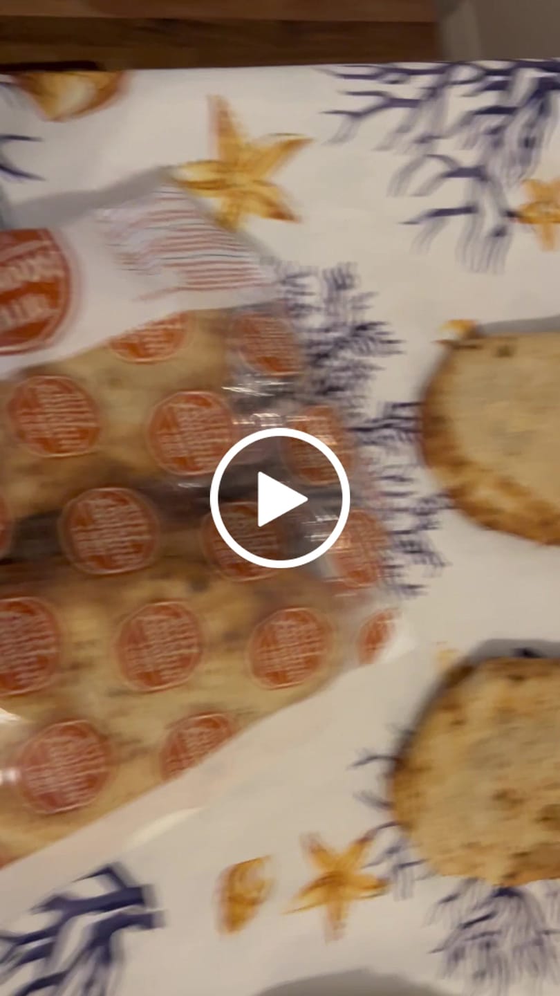 Customer video review of Handmade Cypriot Pita Bread – Vegan-Friendly, Soft & Fillable (6 pcs)
