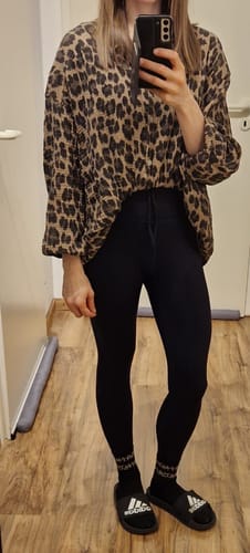 Customer photo review of Leo Midi Waffle Bluse - Camel