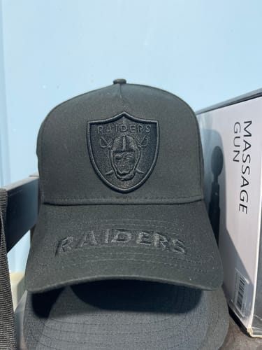 Customer photo review of 9FORTY A-Frame Las Vegas Raiders Tonal Visor Hit Black Snapback