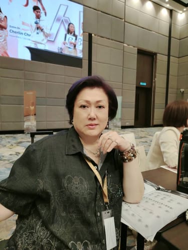 Customer photo review of OUTGLOW - Radiance Tri-Factor™ Jelly