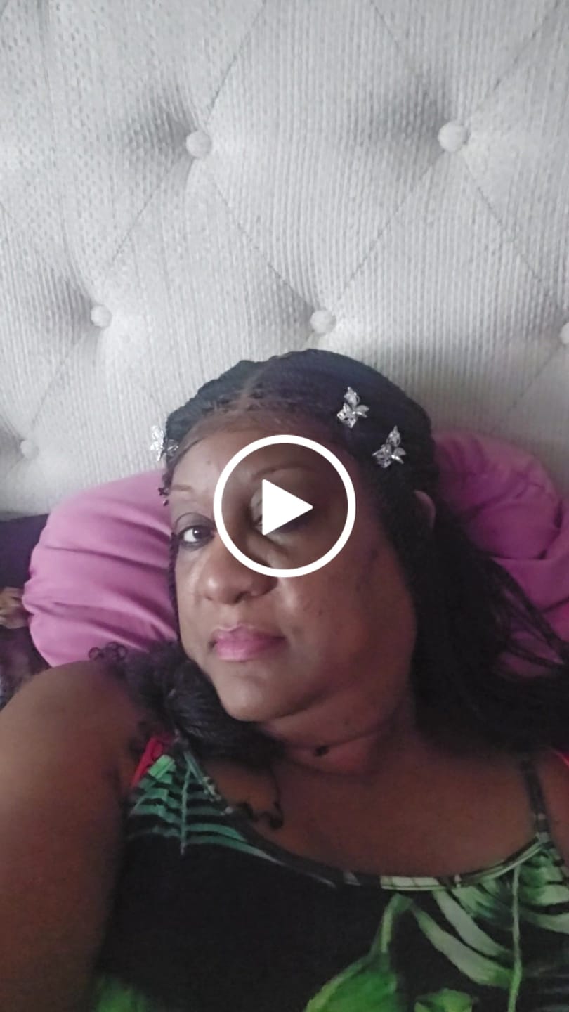 Customer video review of Tina - Senegalese Mini Twist Braided Wig 14" Full Hand-tied Swiss HD Lace With Curly Ends - Human Baby Hair