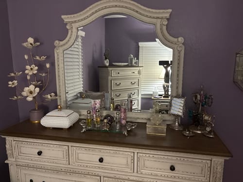 Customer photo review of Decorative Crystal Flower Boxes with High Quality Leather Resin Cases
