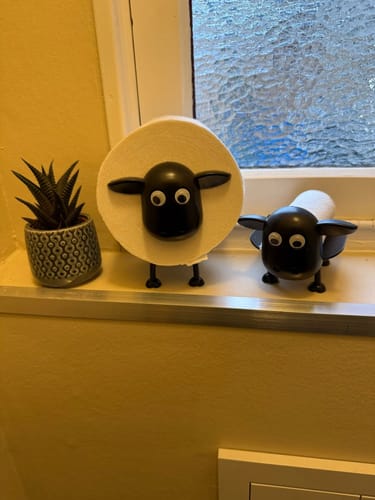 Customer photo review of מתקן לנייר טואלט בצורת כבשה