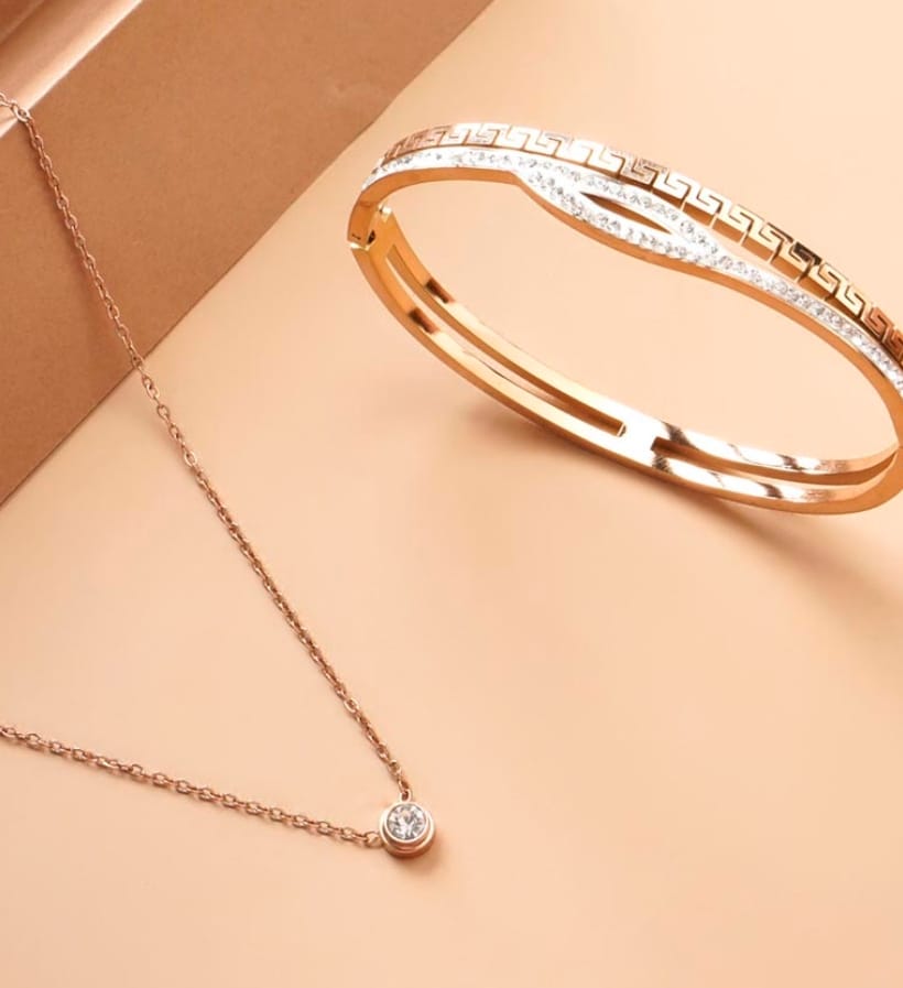 Customer photo review of Multi Stone Q Clasp Bracelet & Stone & Strand Necklace Combo Set