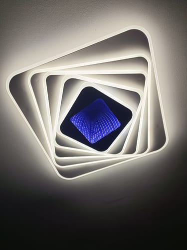 Customer photo review of Lustra LED LEVELS 3D RGB Square Echivalent 800W Telecomanda