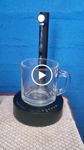 Customer video review of Dispensador de Agua Inteligente para mesa