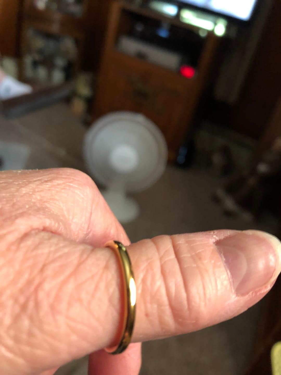 Customer photo review of 2mm - Yellow Gold Tungsten Wedding Band High Polished Ring