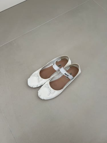 Customer photo review of BALLET FLAT SHOES WHITE GLOSSY SHEEPSKIN