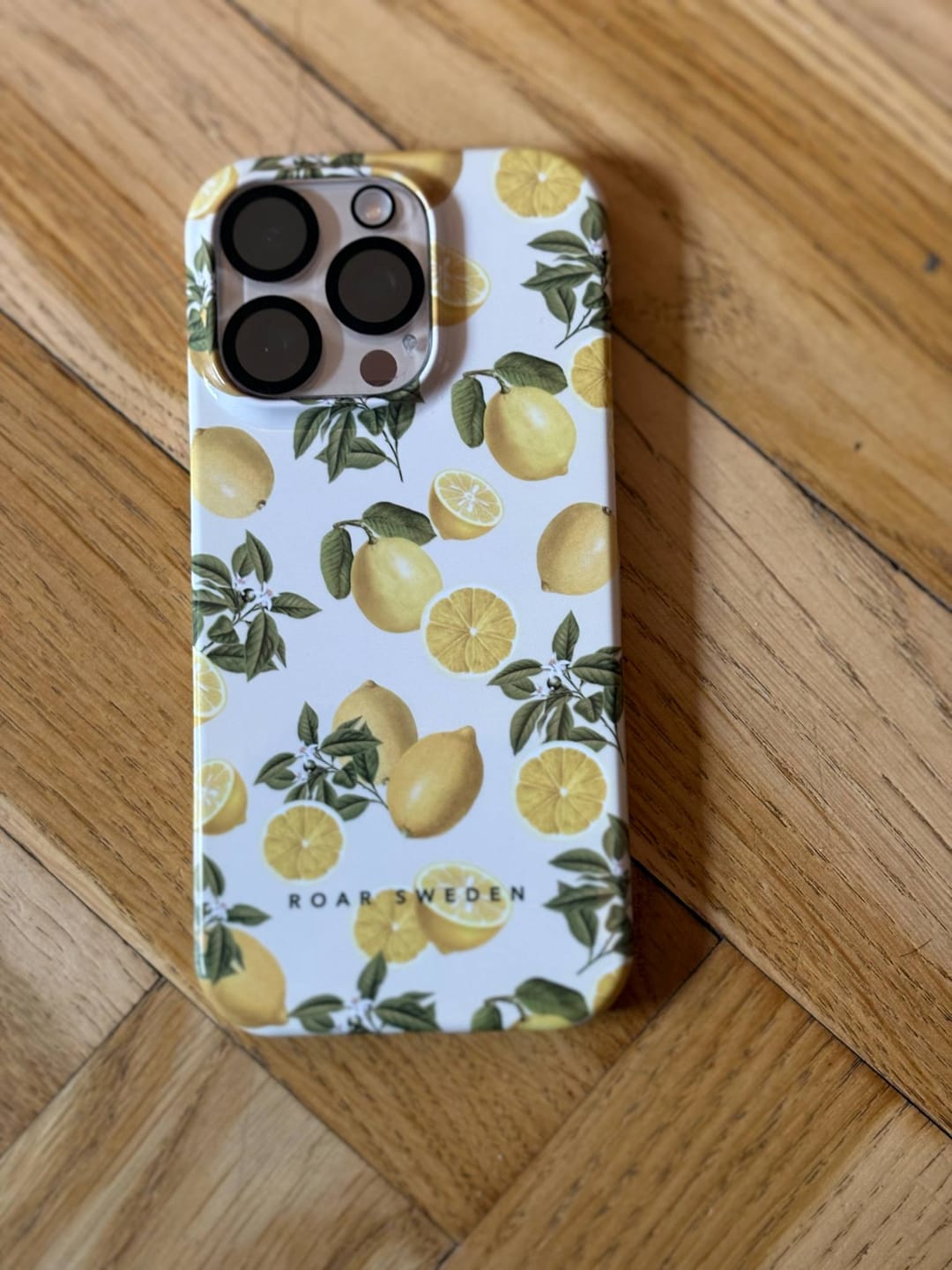 Customer photo review of Limon - Slim case