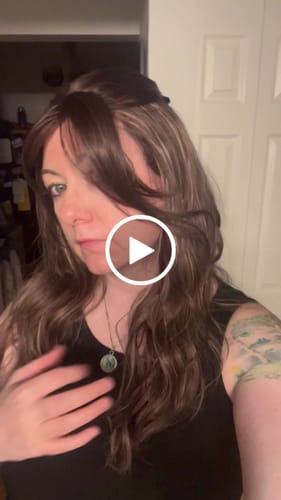 Customer video review of JBEXTENSION 22 Inches Scalpiana Brown With Highlight 3.5X4 Hard Silky Top Natural Scalp Effect Women Wig With Bangs CLAIRE SILKY TOP