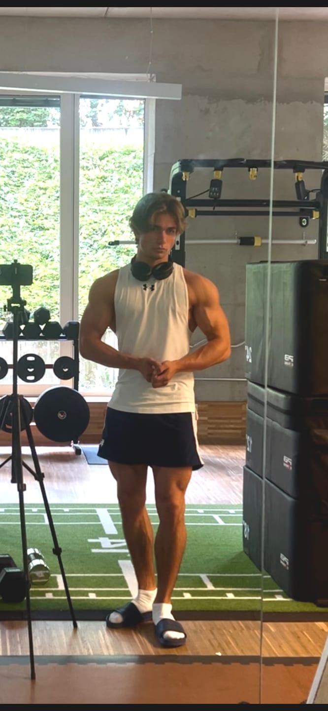 Customer photo review of 101 Bodybuilding Short Shorts
