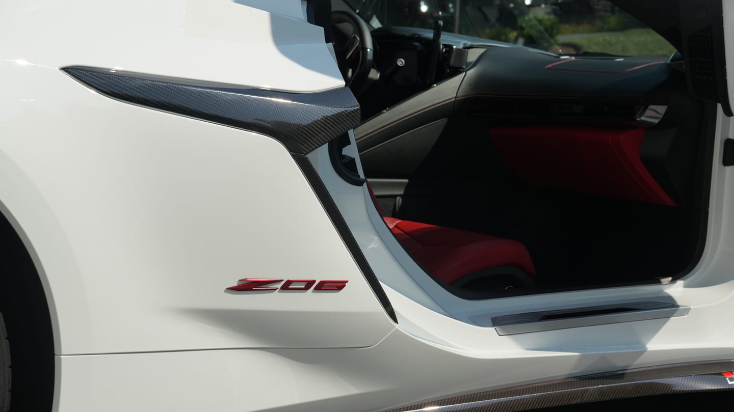 Customer photo review of Chevrolet Corvette C8 Z06 Side Door Garnish