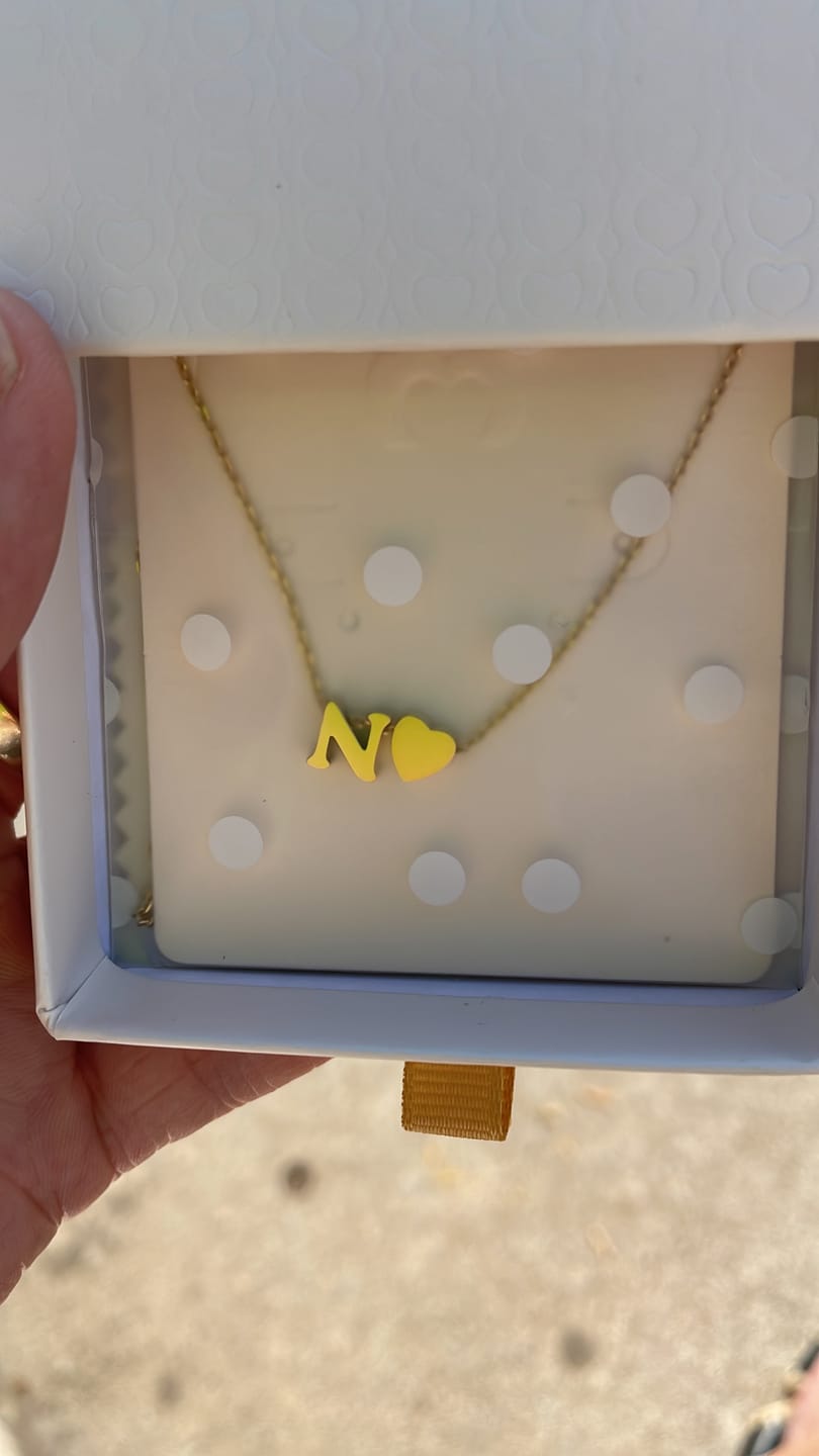 Customer photo review of Collar Letra Amor