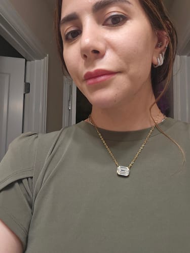 Customer photo review of Free Crystal Glow Necklace