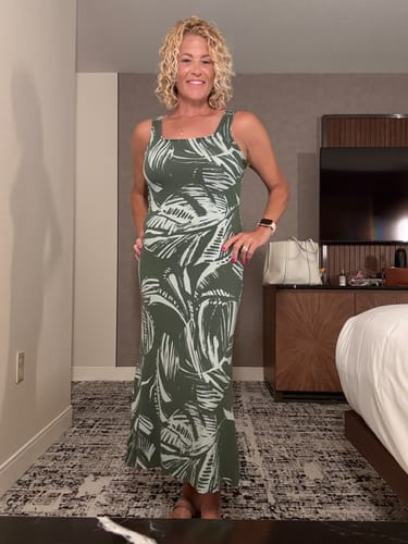 Customer photo review of Prosper Scoop Neck Breezy Midi Dress