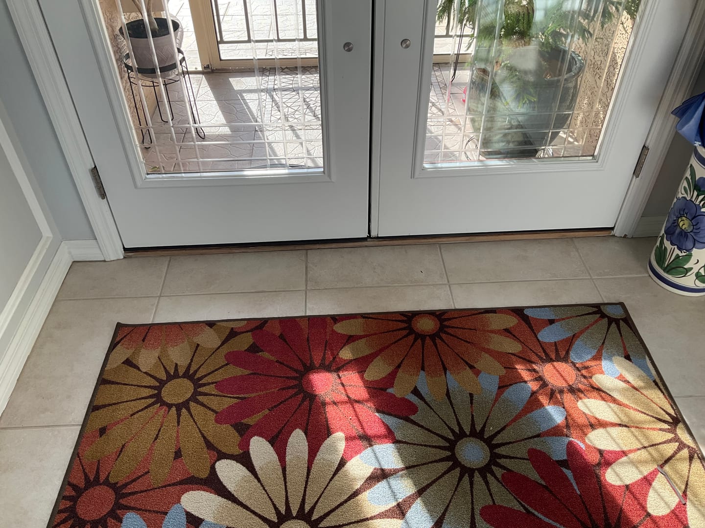 Customer photo review of Universal 7/8" Between Darts Drive-On Door Sweep (single bulb)