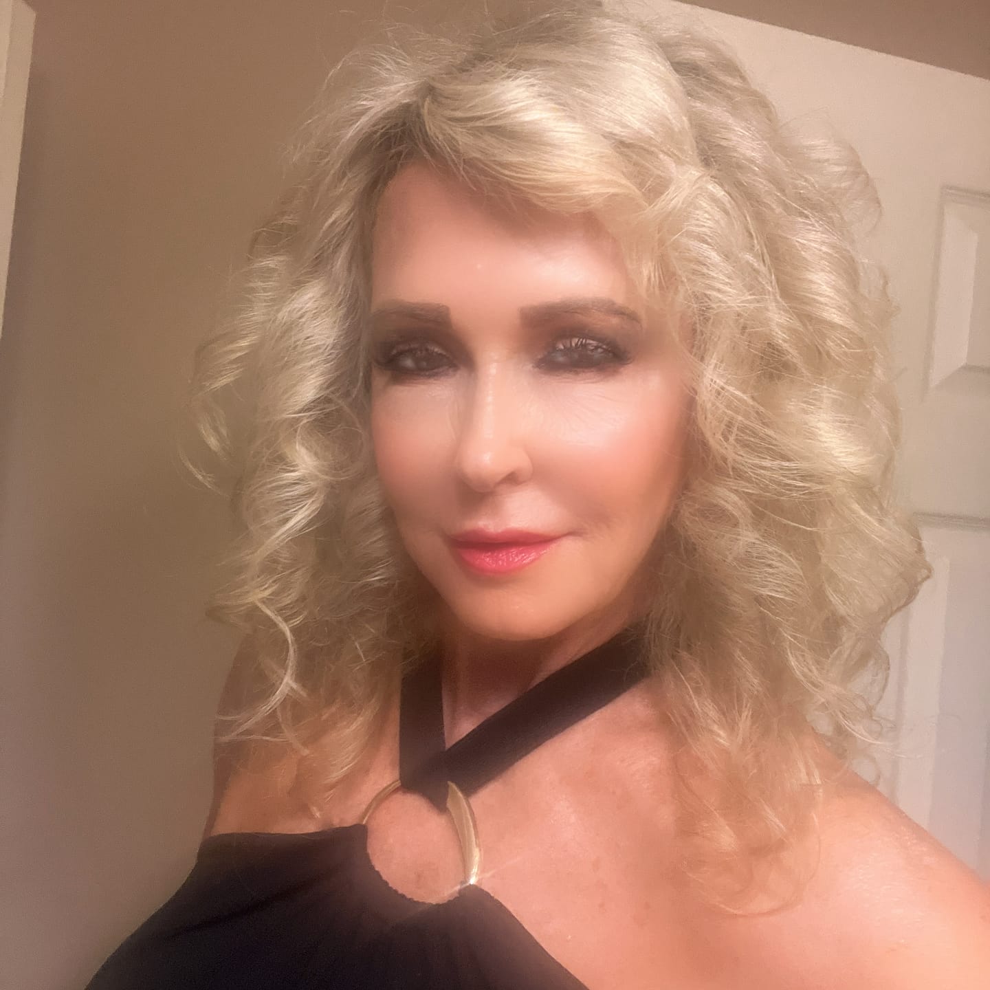 Customer photo review of Flex Hold Hairspray